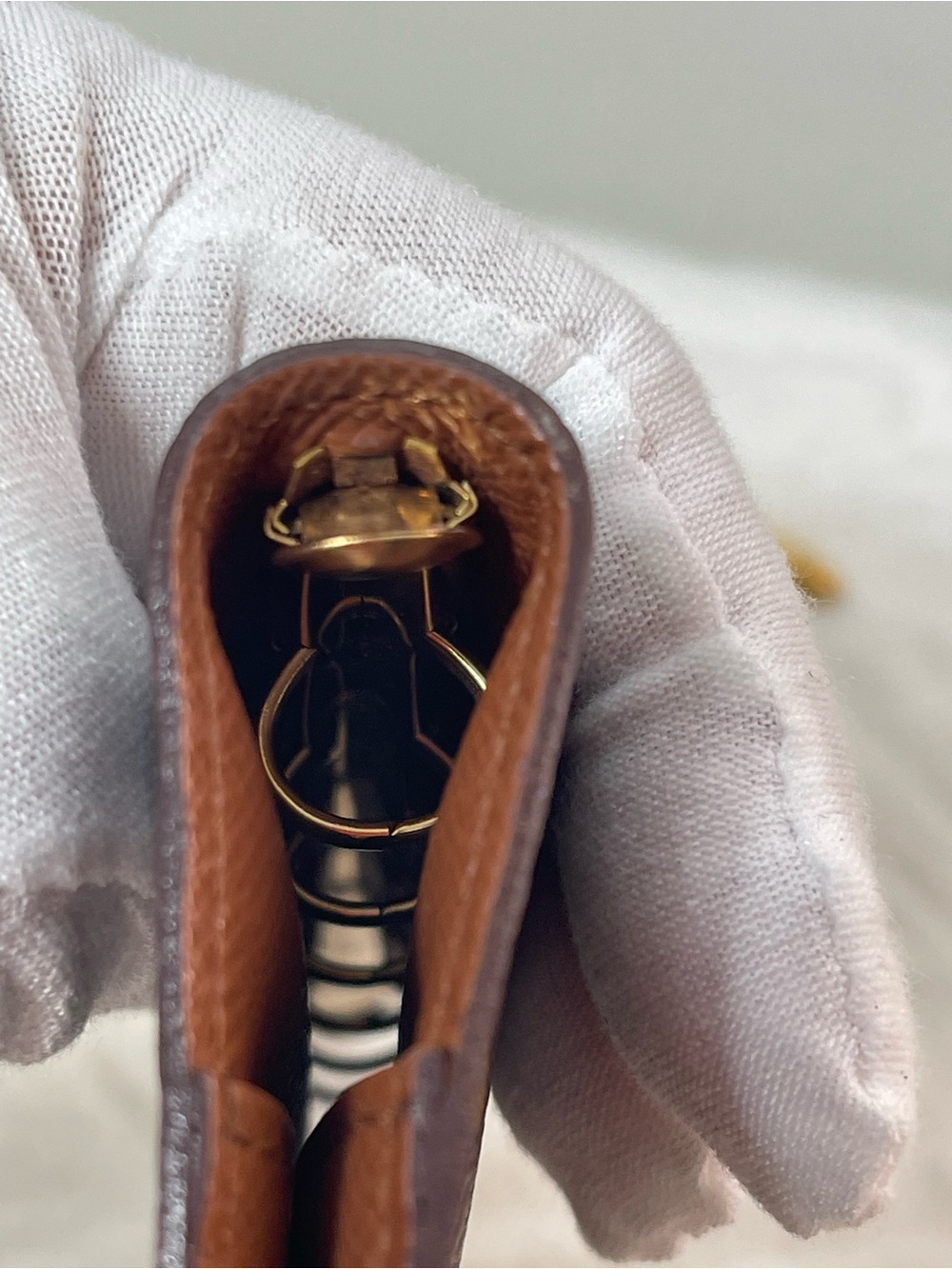 Louis Vuitton Brown and Gold Monogram Snap Agenda Cover PM size with Pen - Picture 14 of 16